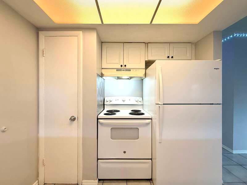 Largo Condo: 3716 137th Avenue North - B