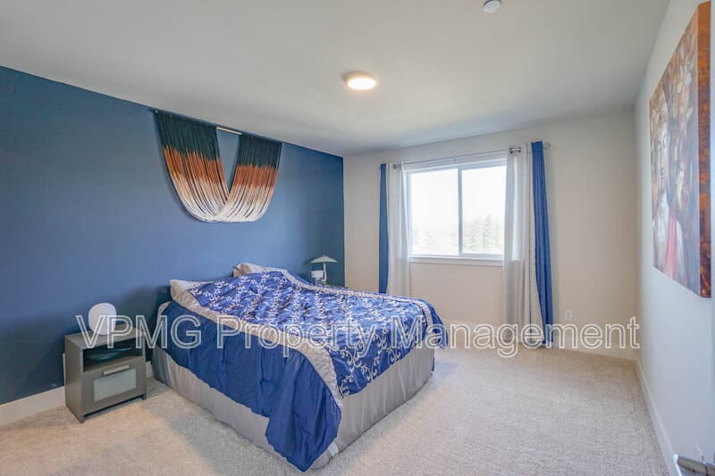 Washougal House: 359 W Koa St