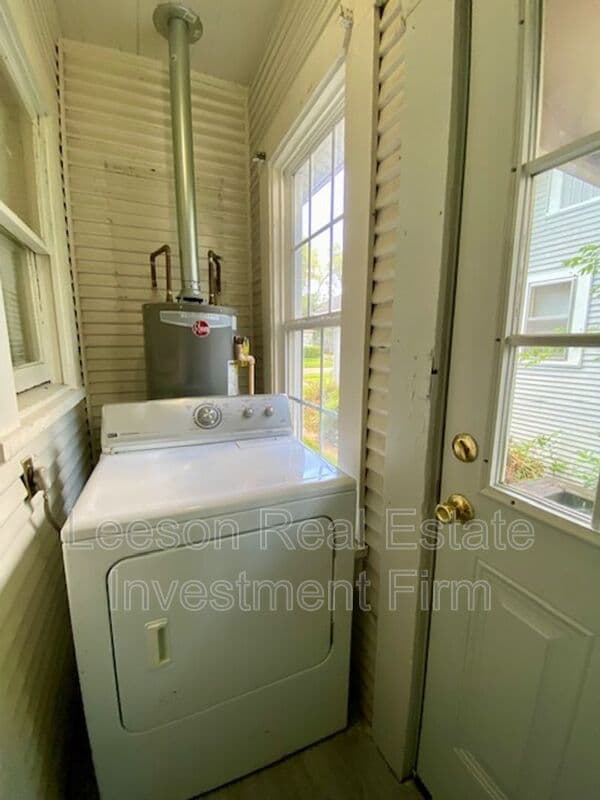 Shreveport House: 823 Linden St