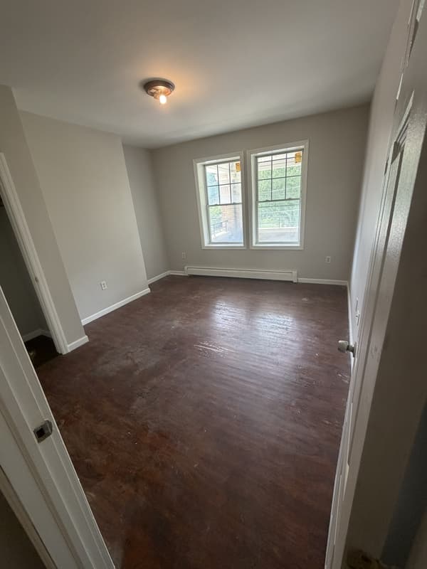 Hartford Condo: 270 Sigourney Street - 2S