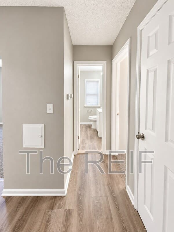 Detroit House: 17712 Lenore Avenue