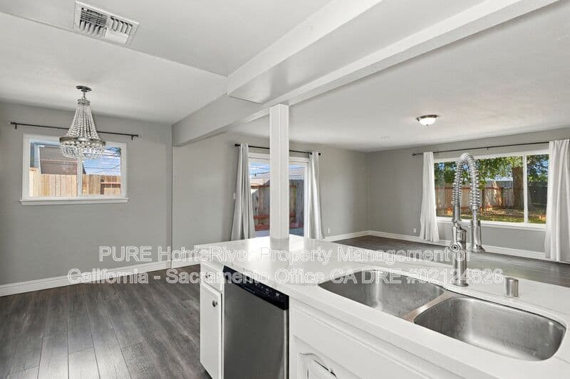 Carmichael House: 5805 Cada Circle