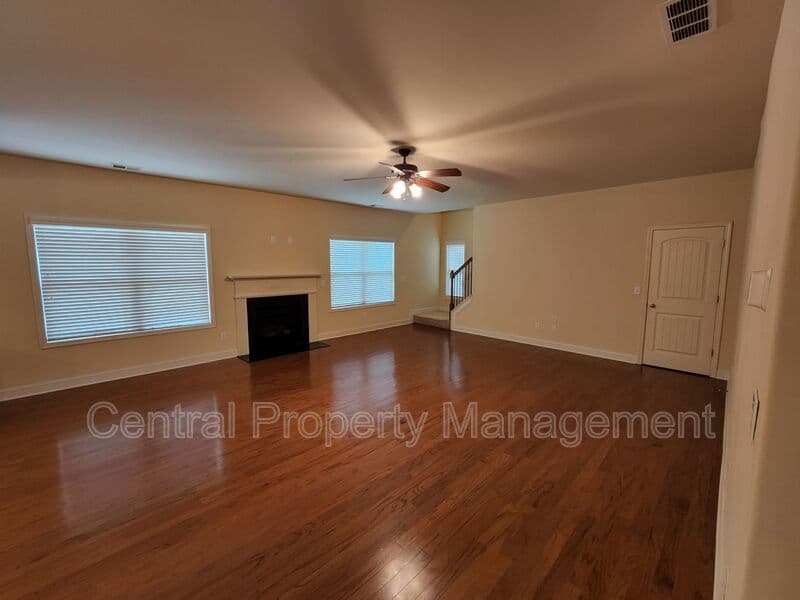 Simpsonville House: 265 Meadow Blossom Way