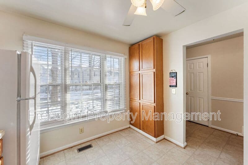 Warrenton Townhome: 726 Pine Tree Ct.