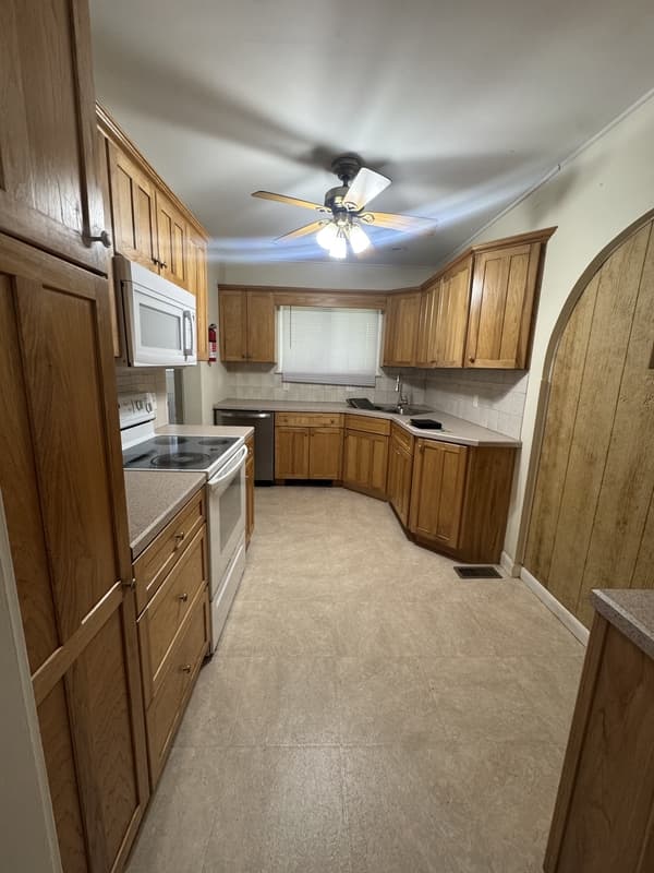 Glassboro House: 5 Normal Boulevard
