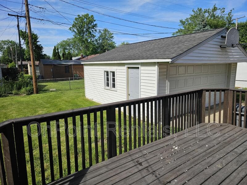 Redford Charter Township House: 26926 Dover