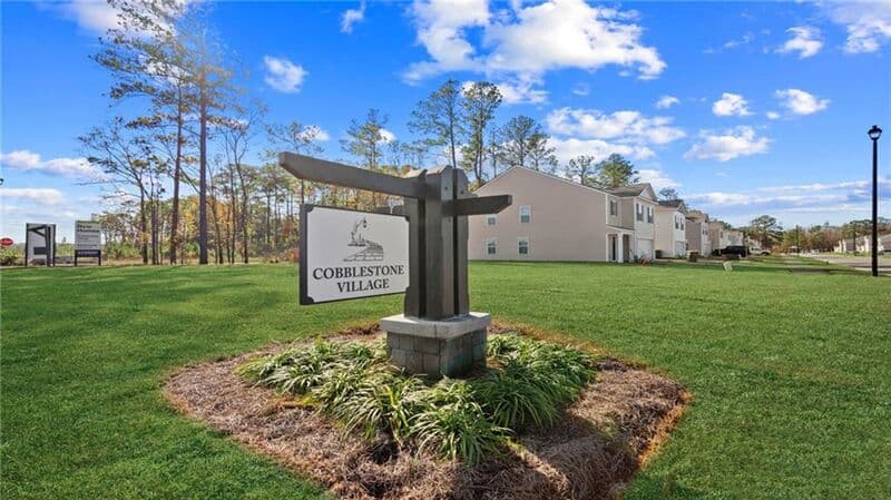 Savannah House: 112 Red Admiral Ln