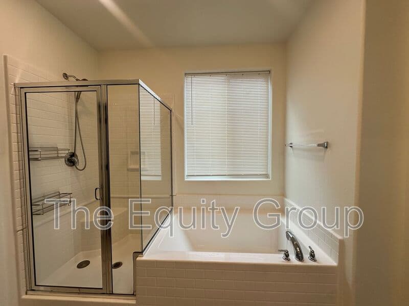 Visalia House: 2231 South Lebec St
