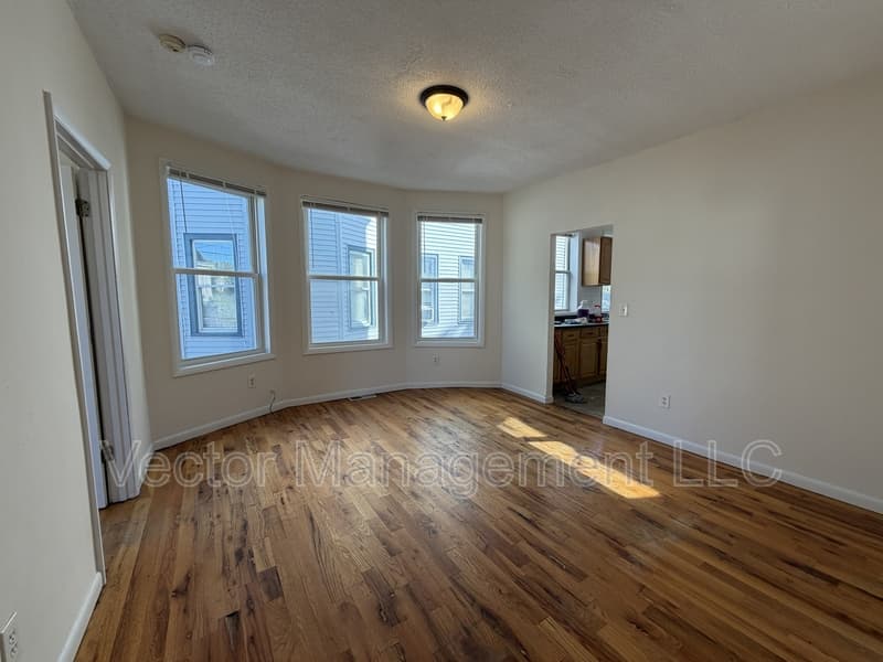 New Haven Condo: 34 Wolcott Street - 1st Floor