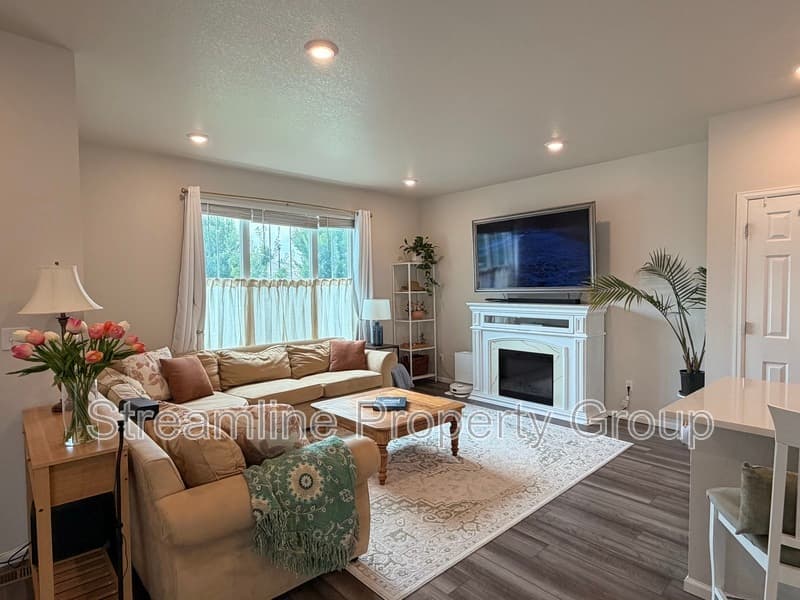 Brighton House: 5117 Buckwheat Road