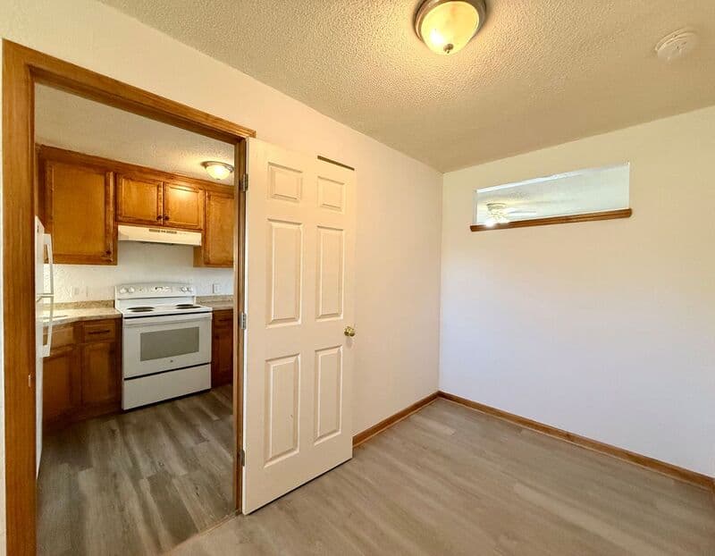 Excelsior Springs House: 1405 Neil Lane