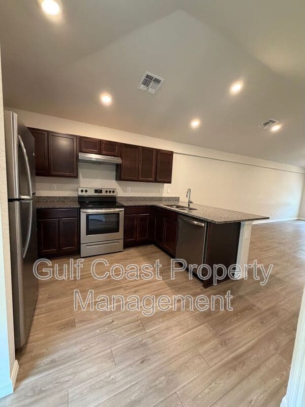 Englewood Condo: 10162 Tramore Ave
