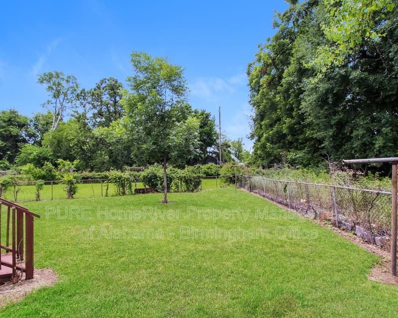 Birmingham House: 208 22nd St. Sw