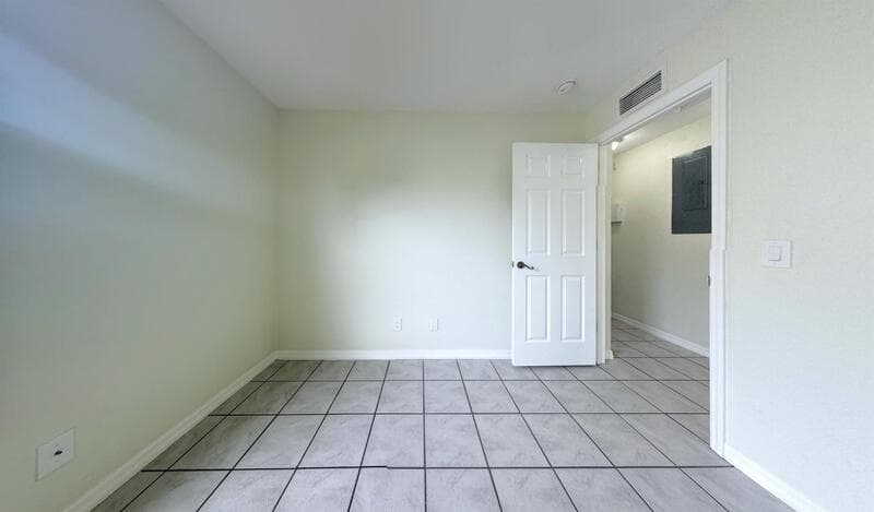 Englewood Condo: 9272 Anita Avenue