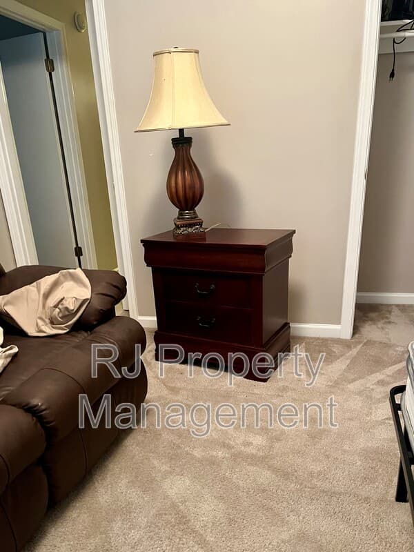 Memphis Condo: 5656 Encino Cv