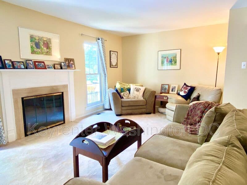 Olney Townhome: 4403 Cannes Ln
