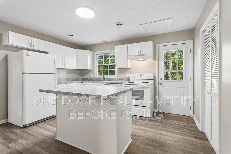 Williamsburg House: 115 King Henry Way