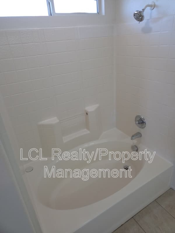 Eastvale House: 6563 Peridot Ct