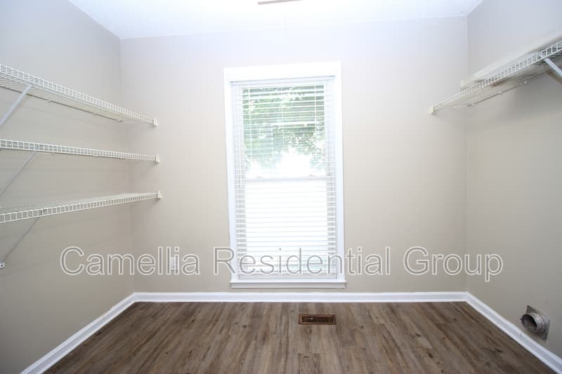 Calera House: 120 Southern Hills Circle