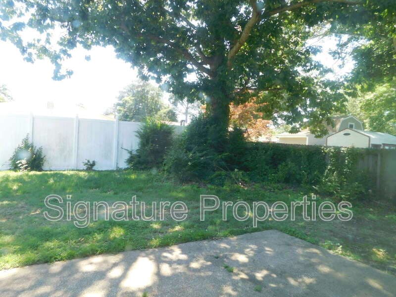 Virginia Beach House: 3825 Annie Ln