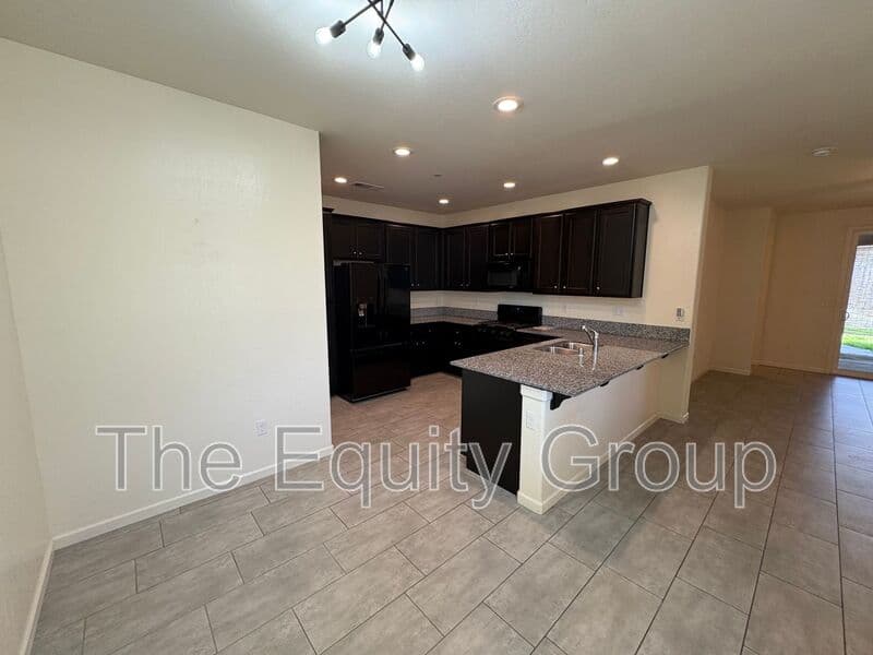 Tulare House: 3272 Manchester St