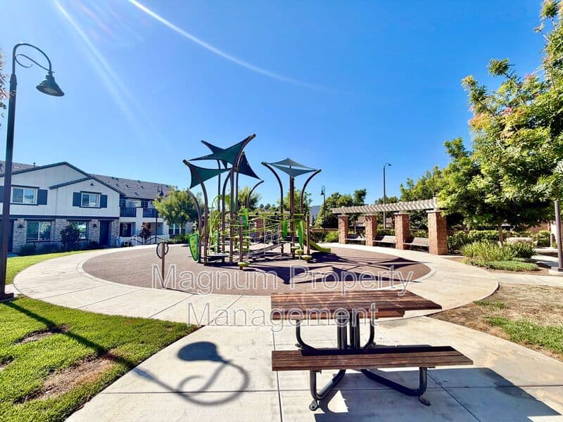 Murrieta House: 41974 Emelia St.