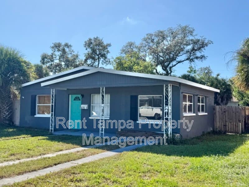 St. Petersburg House: 1635 40th Street South