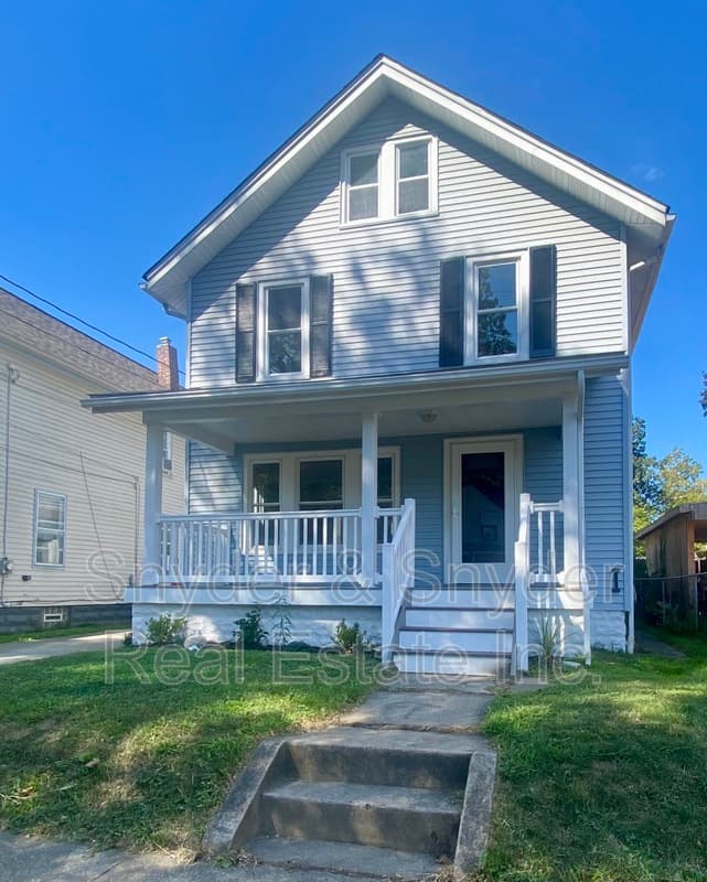 Akron House: 1062 Pitkin Avenue