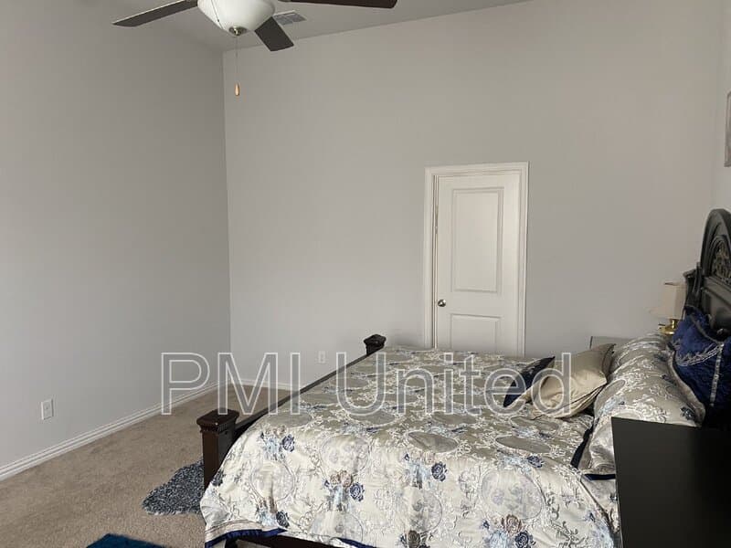 Fort Worth House: 429 Halwin Drive