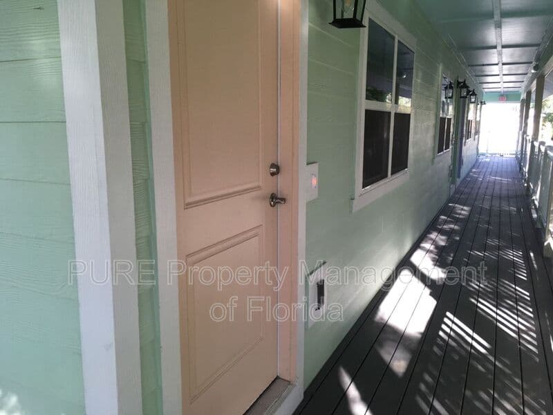 Ocala House: 318 NE 7 Terrace