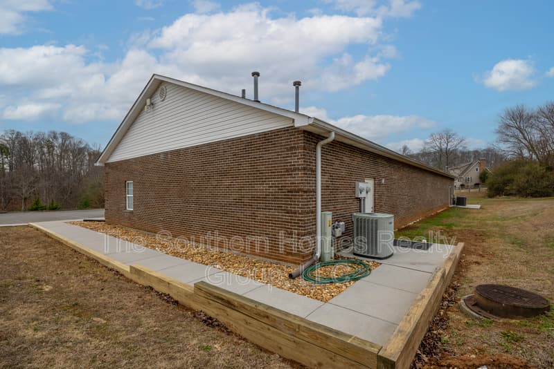 Etowah House: 305 Grady Road - 1