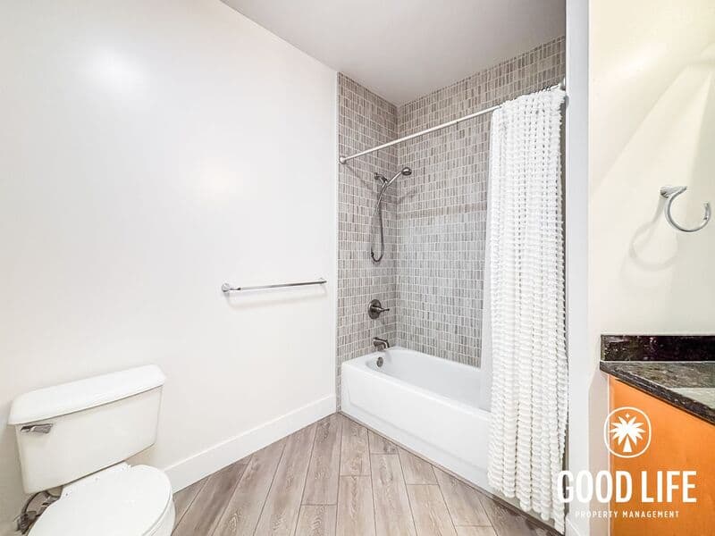 San Diego Condo: 527 10th Ave