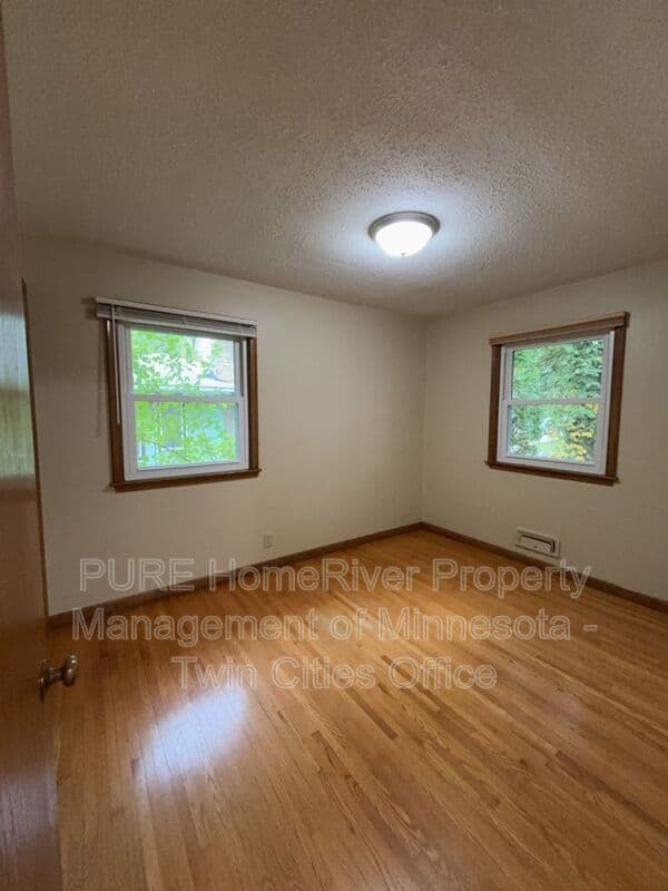 Bloomington House: 9306 Blaisdell Ave S