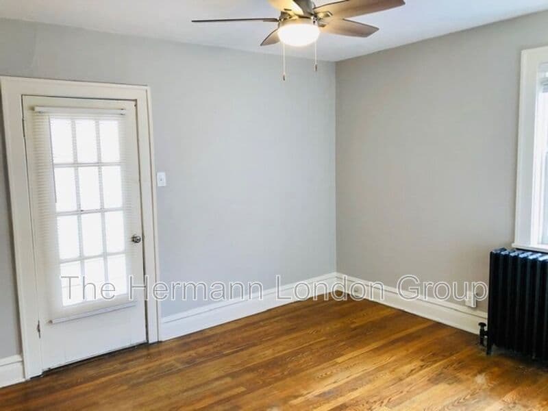 Saint Louis Condo: 4936-4938 Potomac