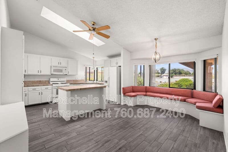 Palm Desert House: 43922 Warner Trail