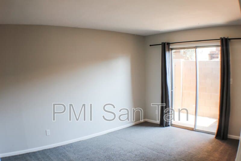 Tempe Condo: 821 South Casitas Drive