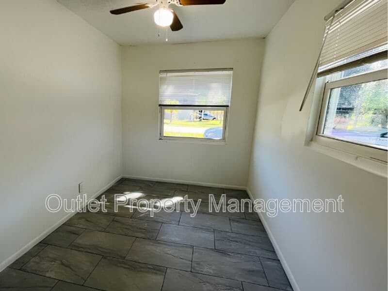 Sanford Condo: 918 E. 10th Street