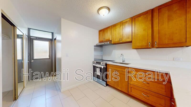 Honolulu House: 39 Hialoa St