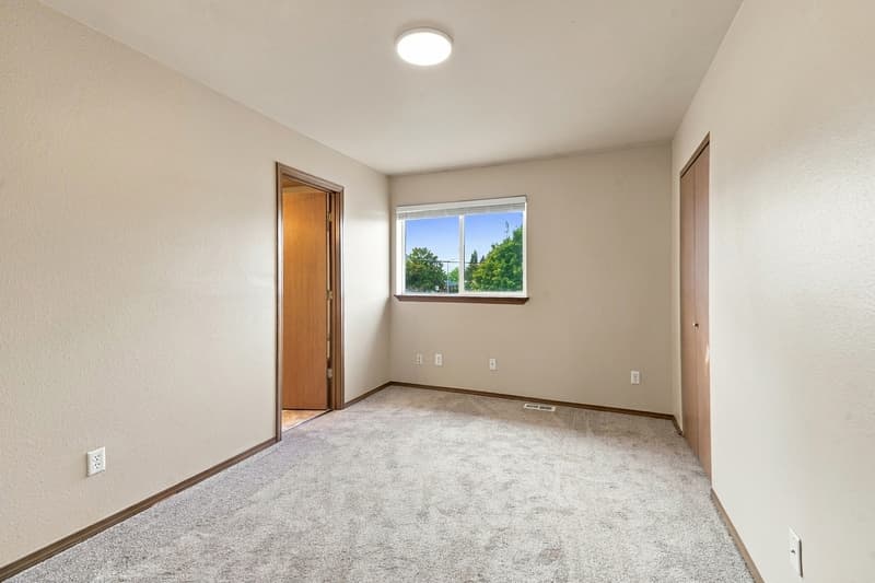 Post Falls House: 800 North Regal Court