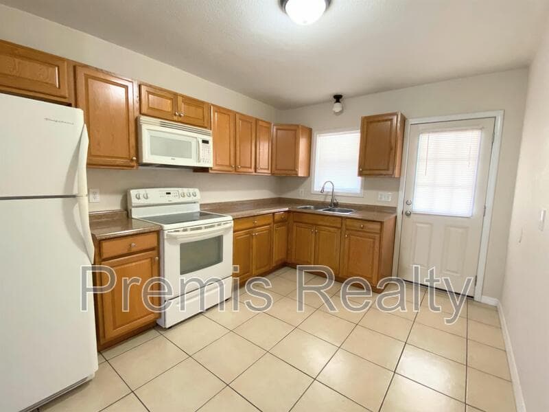 Clearwater House: 1416 Druid Road