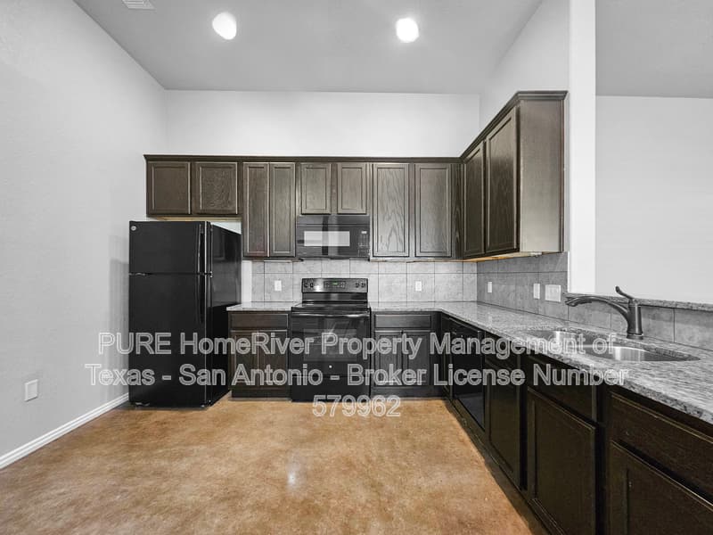 New Braunfels House: 128 Joanne Cv