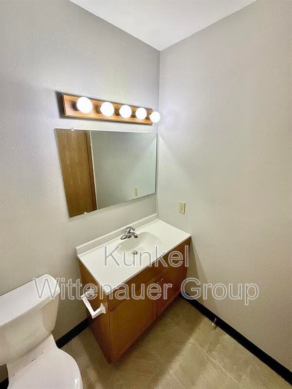 Belleville Condo: 2609-E Sierra Drive