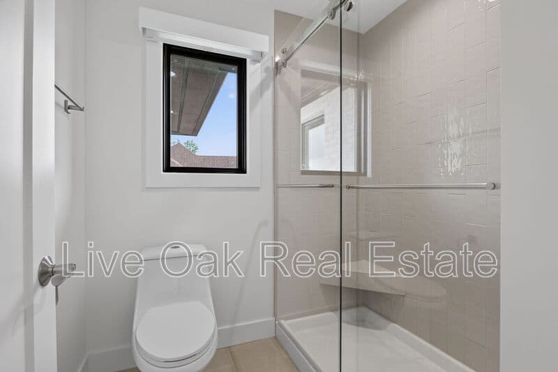 Virginia Beach House: 1316 Lambeth Lane