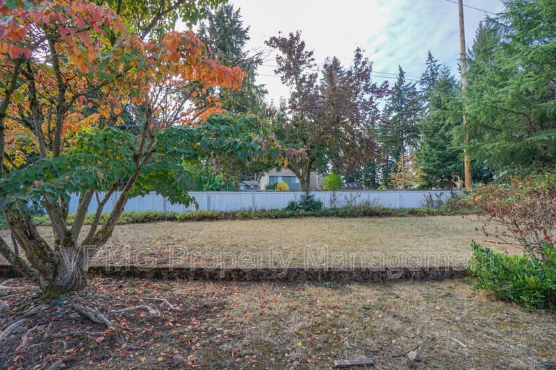Vancouver House: 15807 NE 40th St