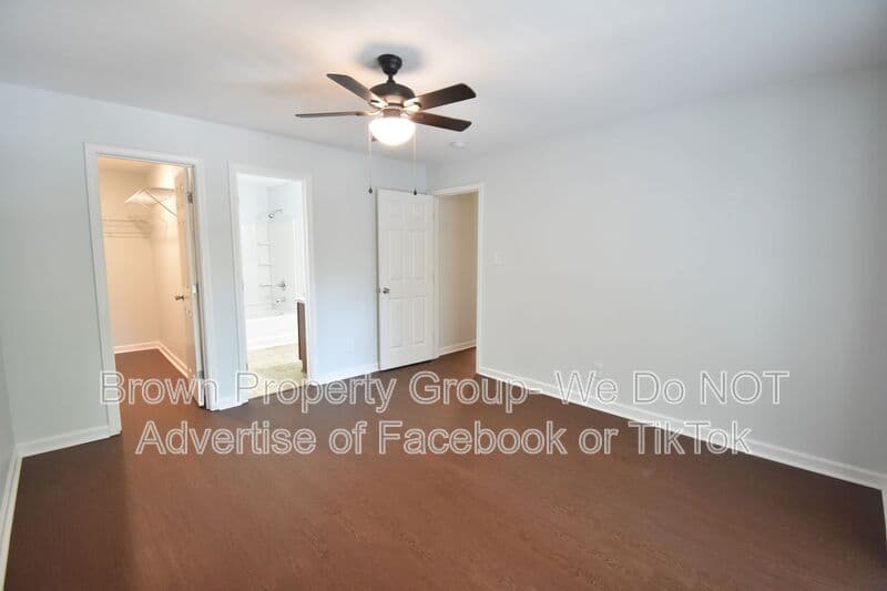Fayetteville House: 1816 Tryon Dr
