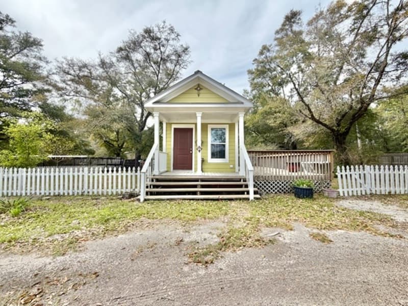 Freeport House: 161 Caswell Branch Road