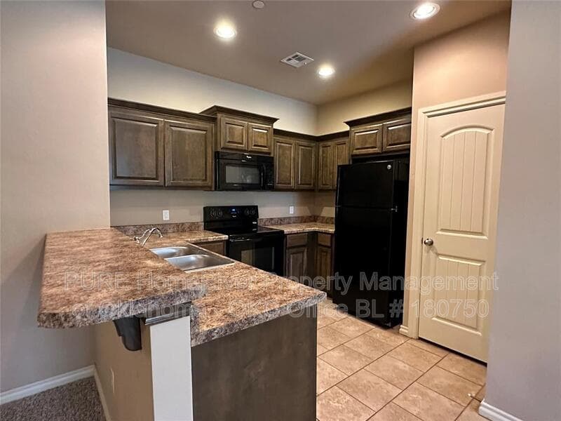 Oklahoma City Condo: 1005 SW 92nd St