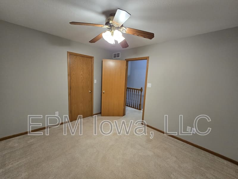 Cedar Falls House: 4710 Donald Drive