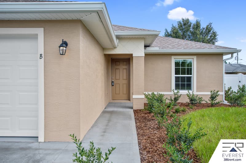 Palm Coast House: 25 Louisville Drive