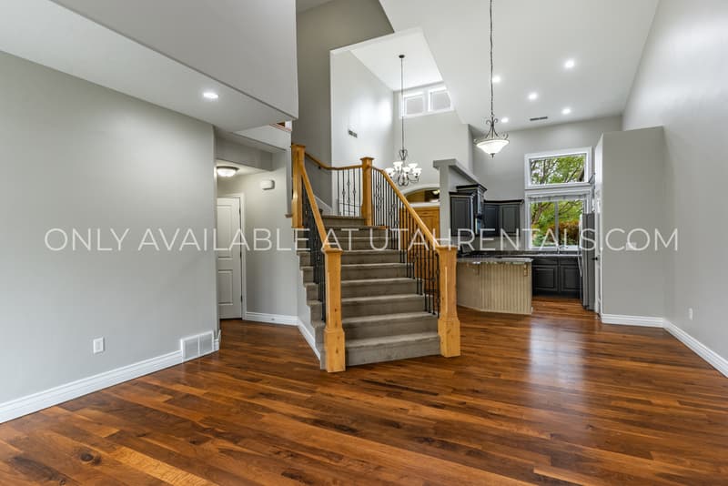 Orem House: 2032 West Golden Pond Way